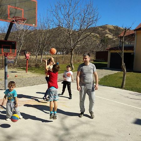 Family House Near Motorway 6 Guests 3 Bedrooms Veles Esterno foto