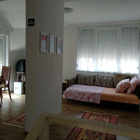 Family House Near Motorway 6 Guests 3 Bedrooms Veles Esterno foto