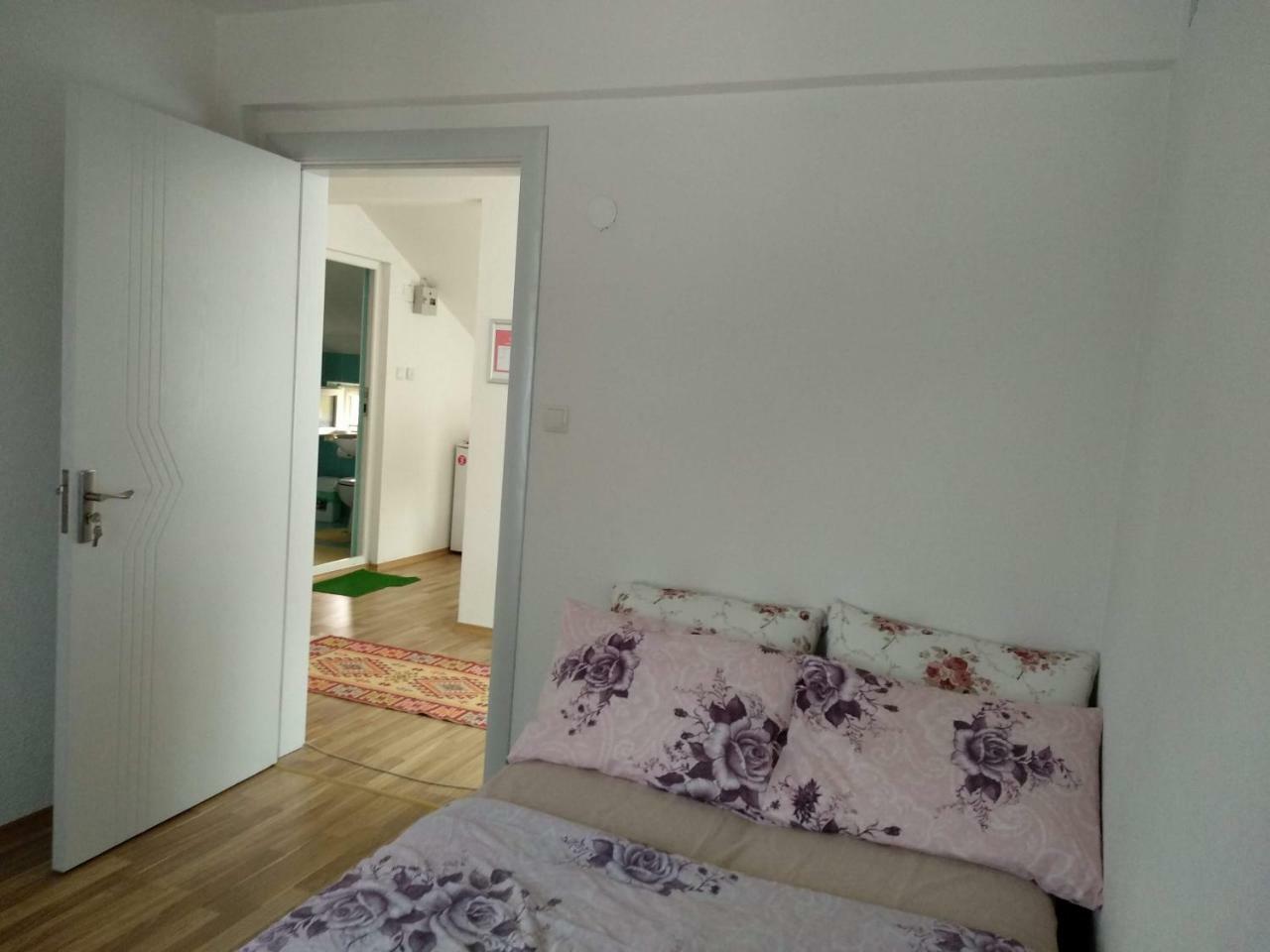 Family House Near Motorway 6 Guests 3 Bedrooms Veles Esterno foto