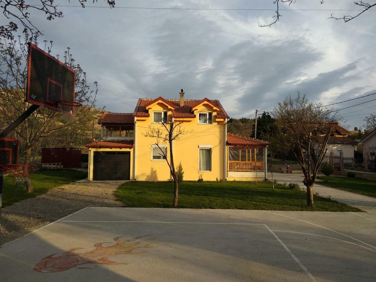 Family House Near Motorway 6 Guests 3 Bedrooms Veles Esterno foto