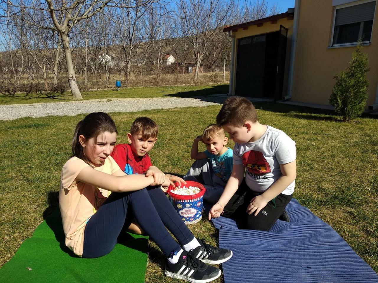 Family House Near Motorway 6 Guests 3 Bedrooms Veles Esterno foto